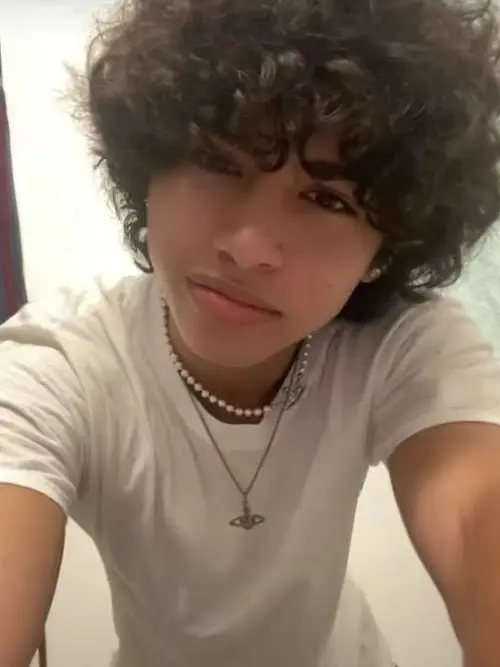 Dtx_isa05의 🚬|Your mother’s bestfriend friend’s son