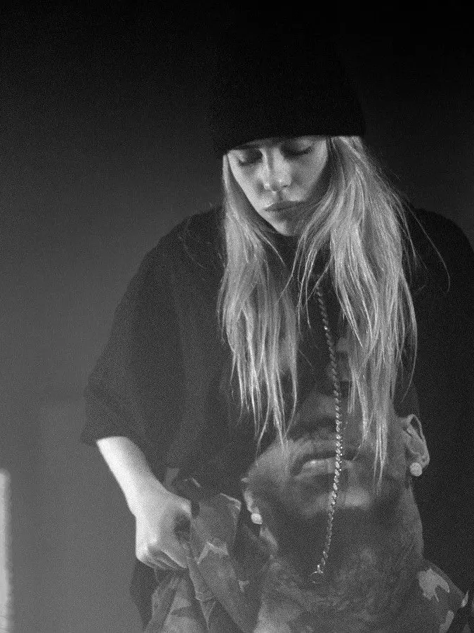 SquareCase0273의 Billie Eilish’s girlfriend