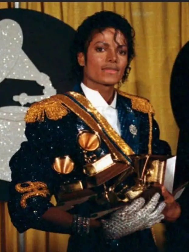 Blinkette777의 Michael  notices you🎧🍊🍊🎶🎤