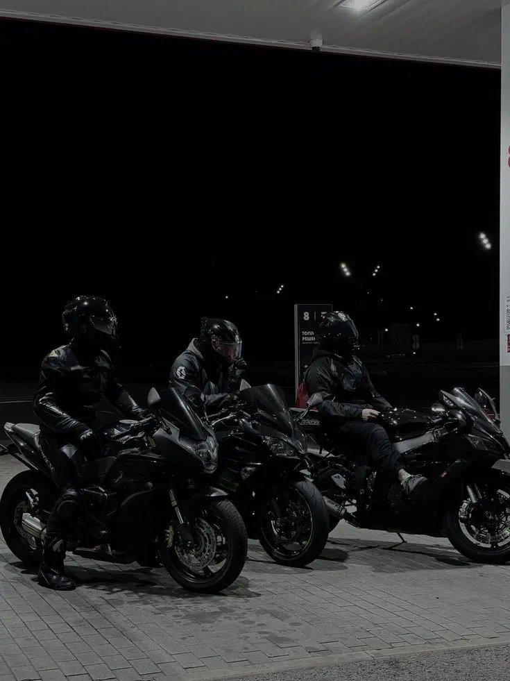 PetiteBear1350의 Biker guys.
