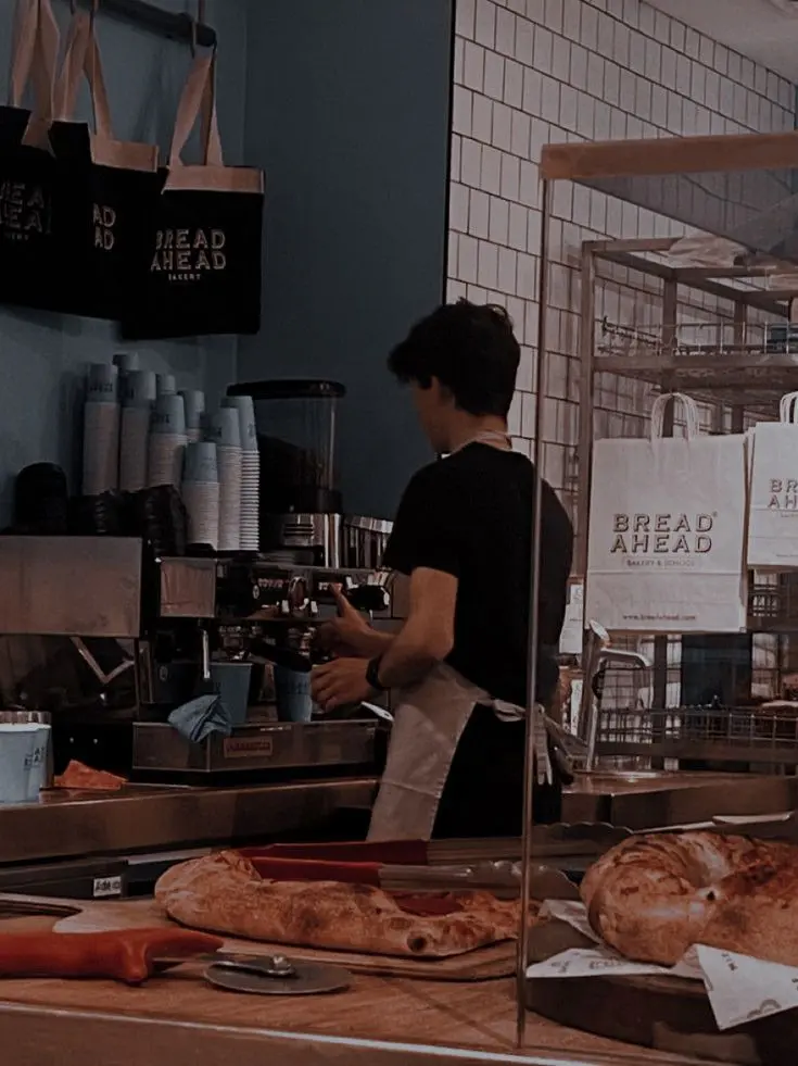 WarmOptic6098의 The cute cafe worker