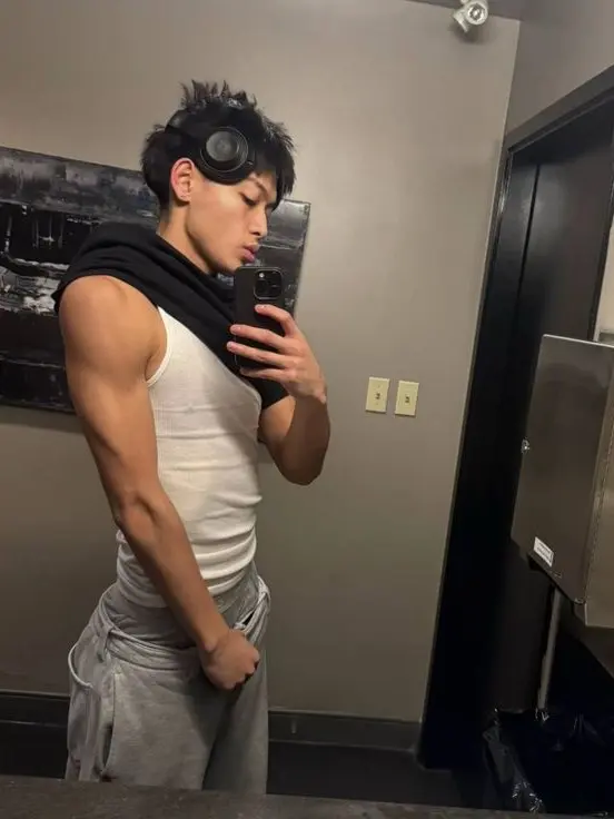 LongZokor4222의 You're boyfriend with anger issues