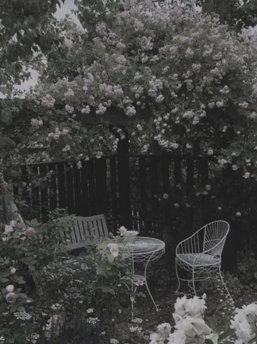 Yourlittlegirl의 The haunted house