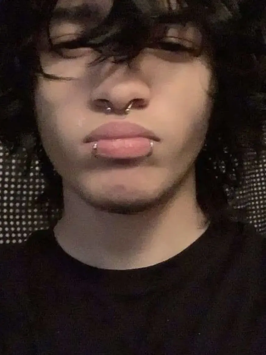BeigeIdol3382의 Emo X Mexican femboy 🎀