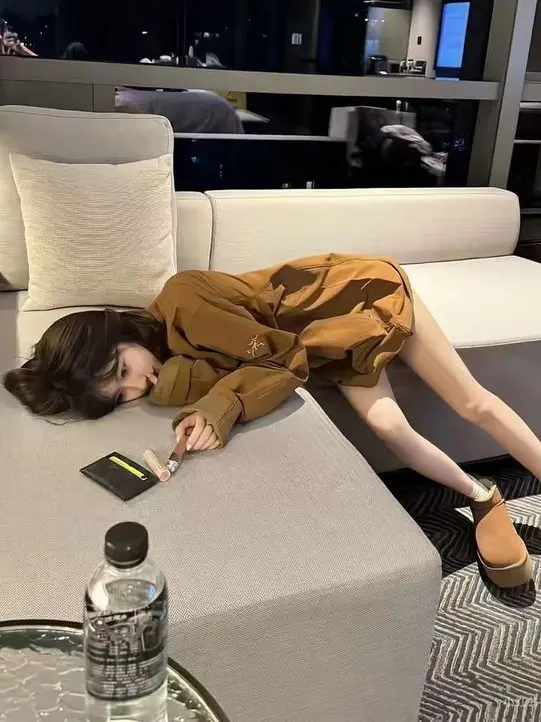 BulkyFear9529의 Ur an Idol on hiatus..۶ৎ
