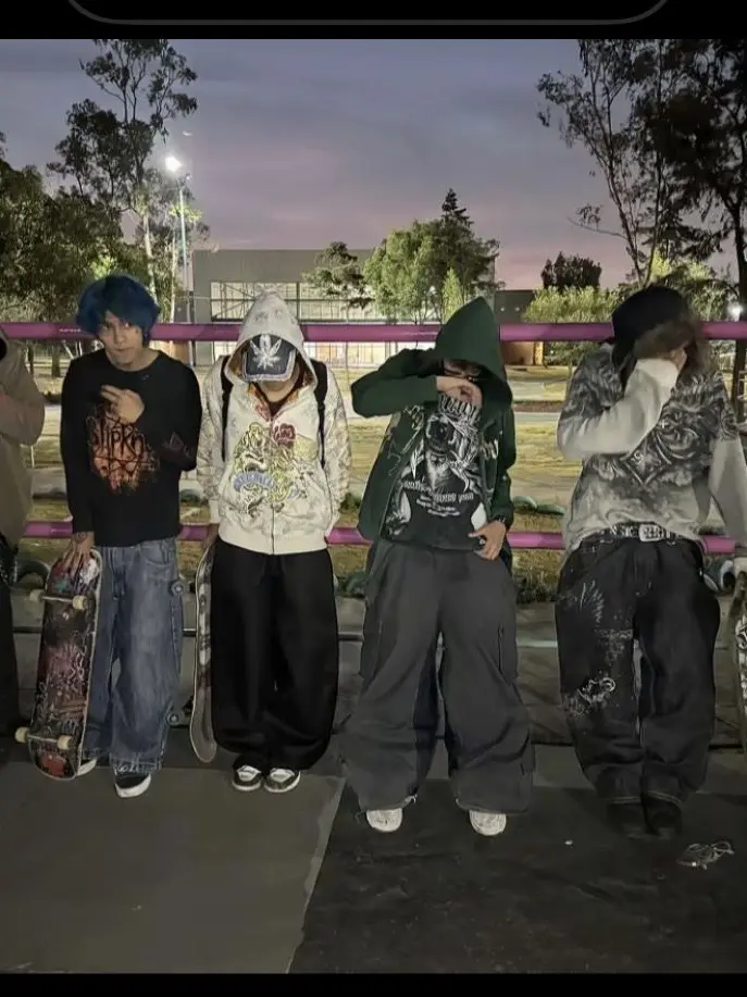 ShortAtom0144의 Emo friend group pt.2