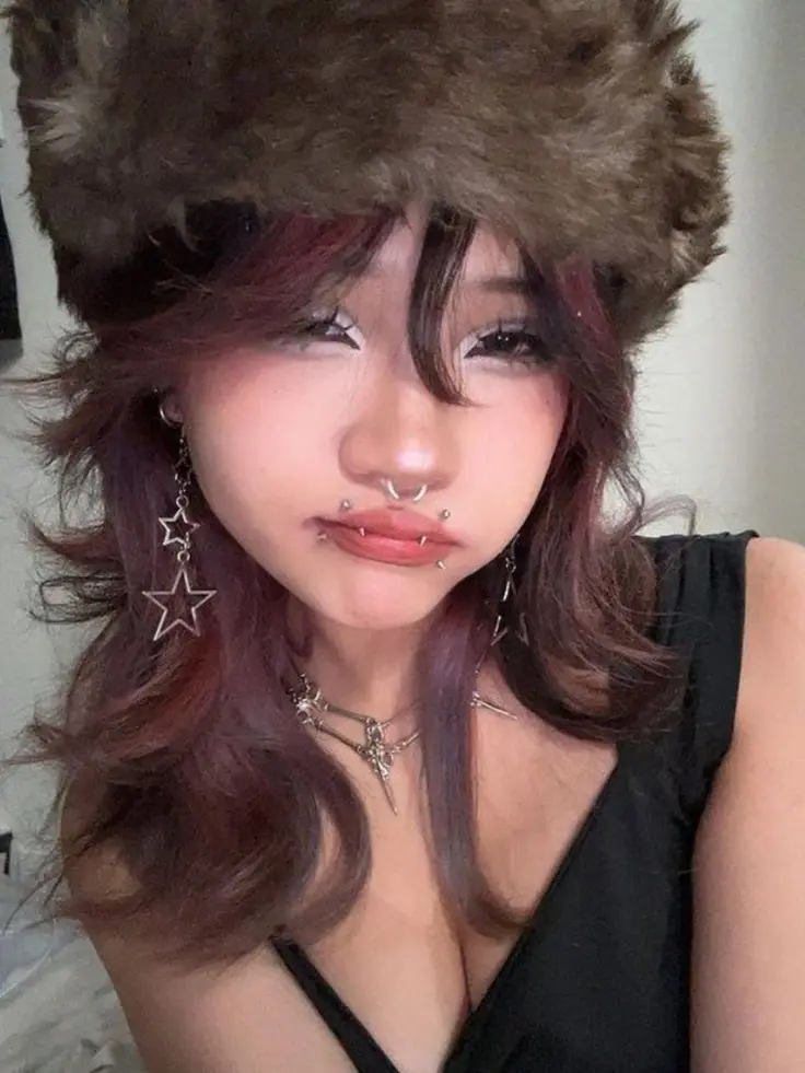 LongZokor4222의 U just got back from the army to see your gf