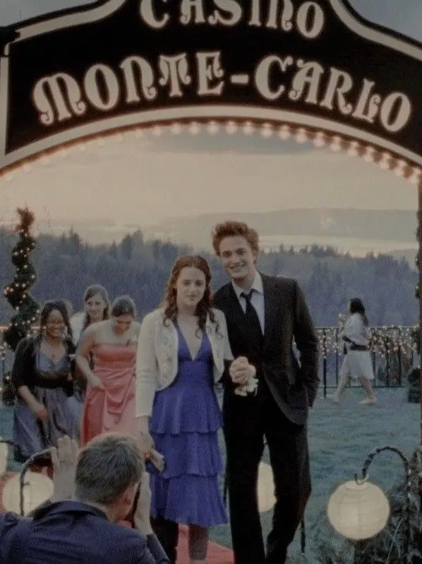 deanwnchstr235의 Twilight Prom; Montecarlo♡