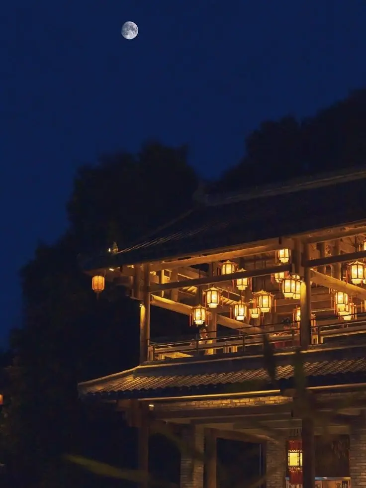 MeekRake3235의 3명의 기생들은 당신을 연모한다.