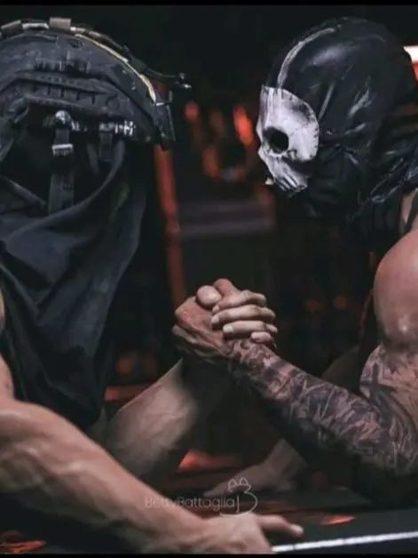 Weliveeverydayanddieonce의 Simon "Ghost" Riley and könig