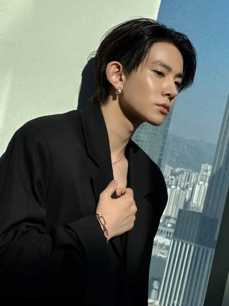 BalmyLane3744의 CEO and y/n