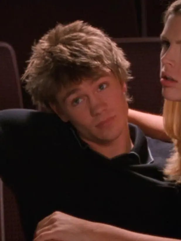 labellefemme_143의 Charlie Todd