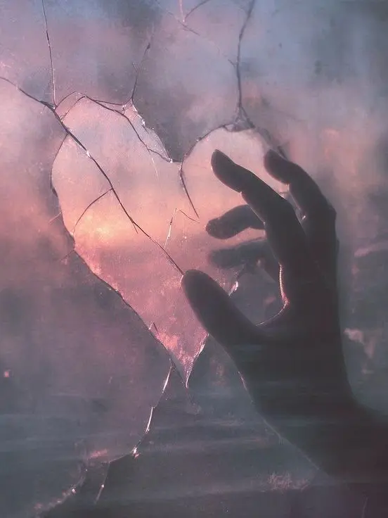 Teamsalad_love의 Broken Trust