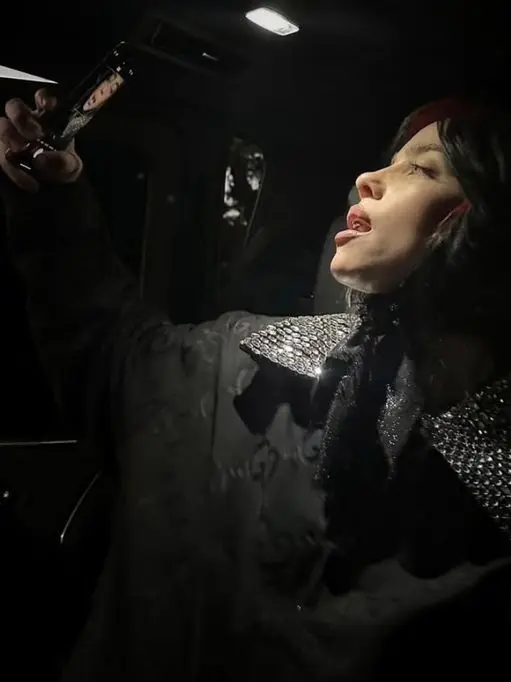 GlazedPug1575의 Billie eilish mafia boss