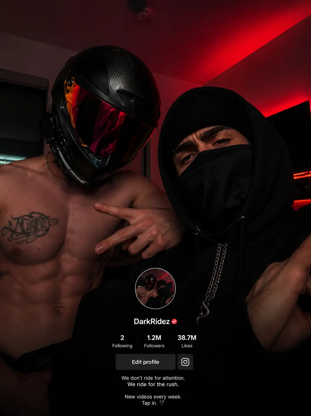 iamsarahkloe의 DarkRidez | Blurry Cam & Big Revs