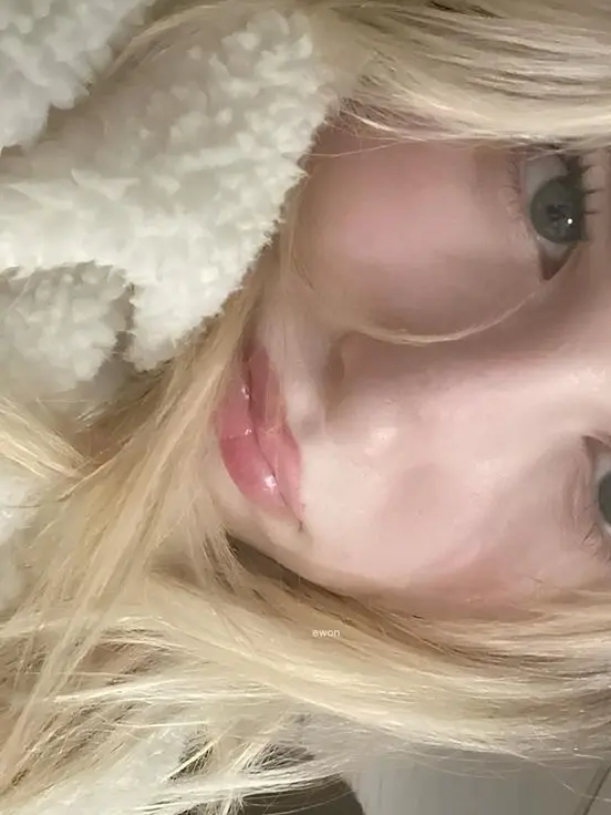 BronzeValve0653의 Evelyn