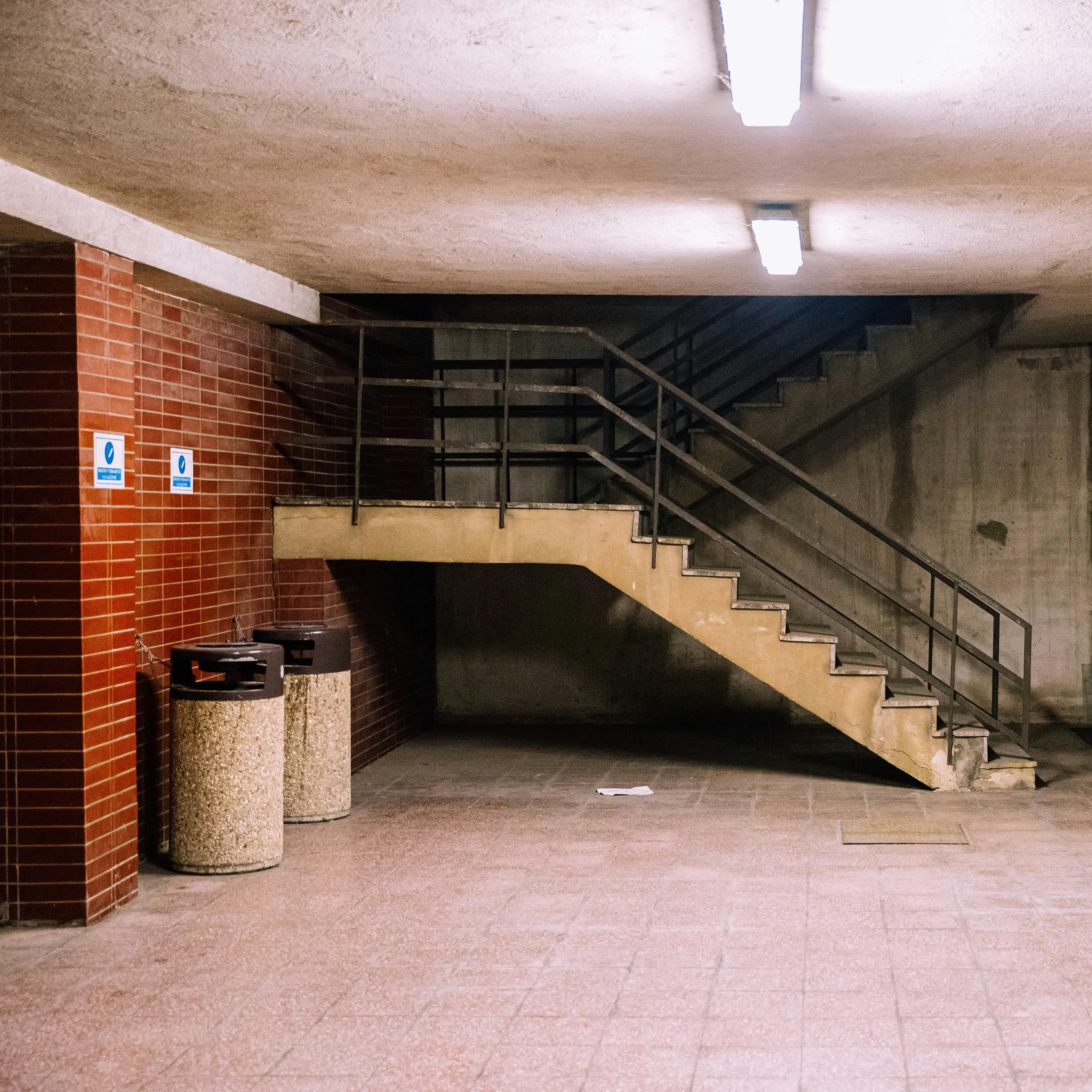 CustomGown8347의 엄마가 음침공한텐 잘 해주지 말랬어—