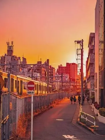 GUNJIN_TANUKI의 駅近の店から見ています。