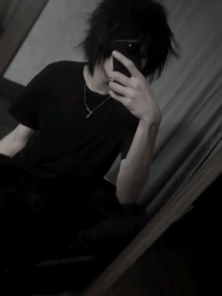 g0reK1ttyz_qwq의 The quiet emo boy