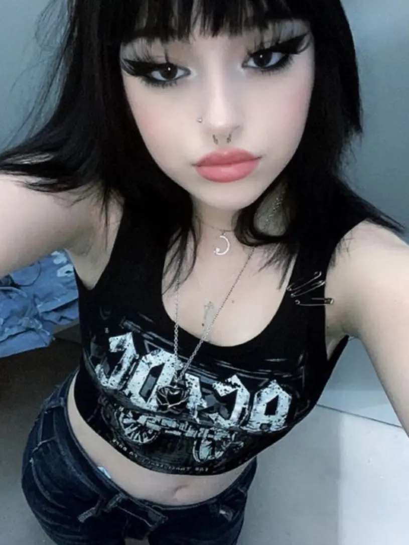 DaringFrog3221의 Alt little sister