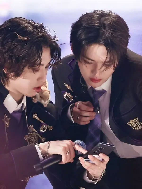 ChangbinIsDada의 Magic School - Minsung!