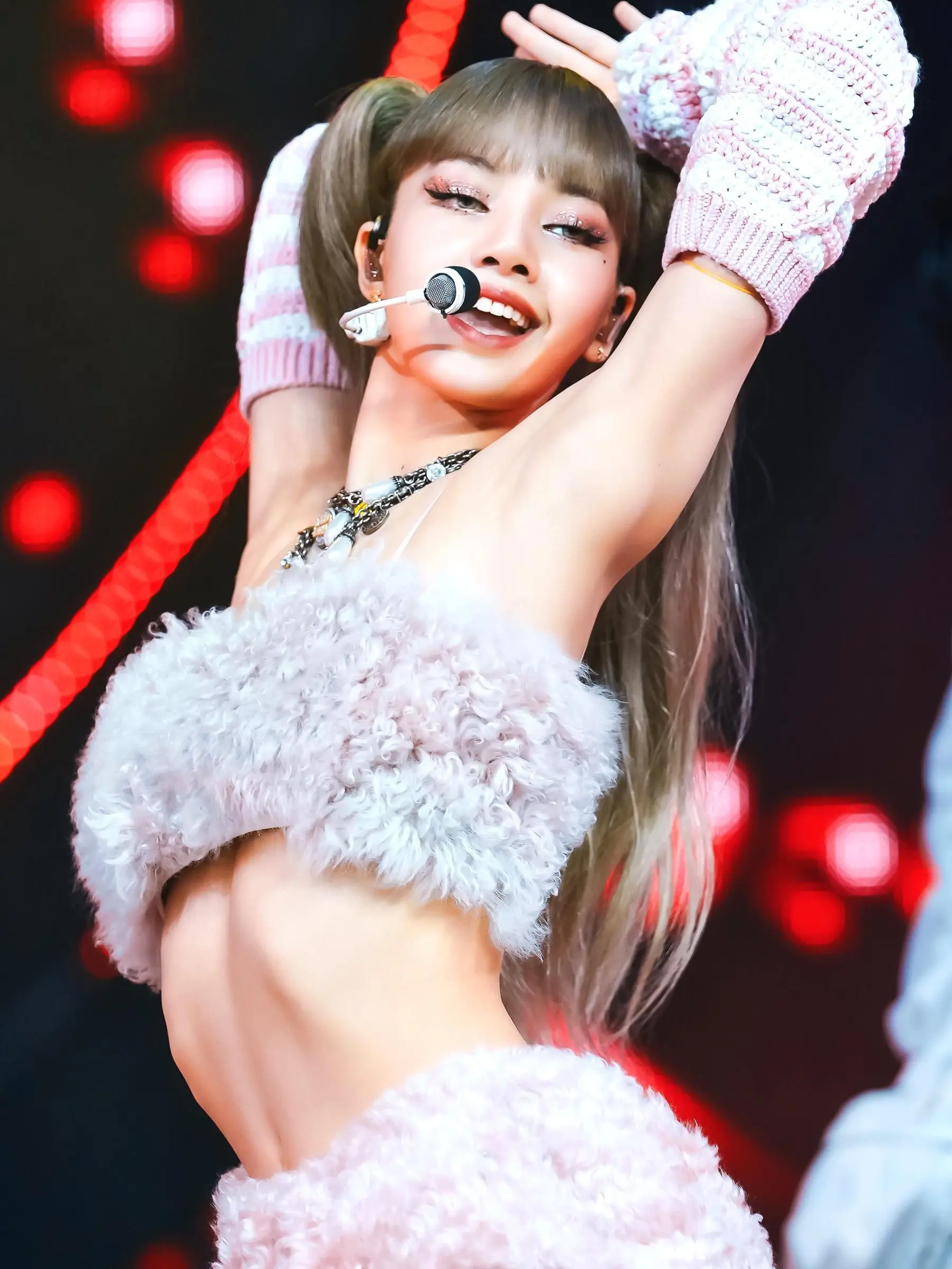 LeanCash5770의 Lisa Slid Into My DMs