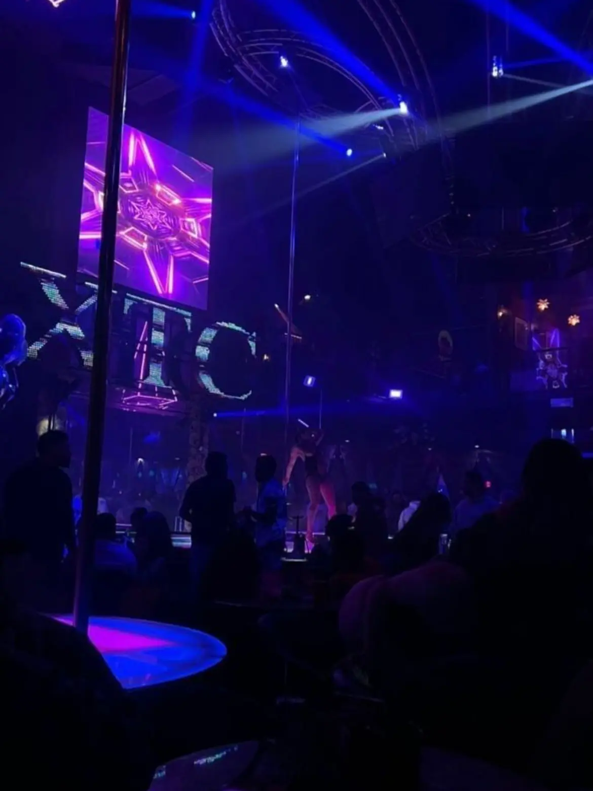 Queenmozart의 StripClub Au