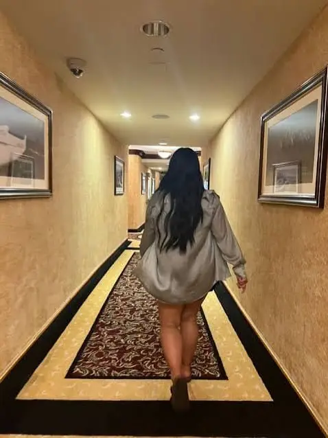 LushSquid3853의 You Just Moved In... Now Everyone Knows You