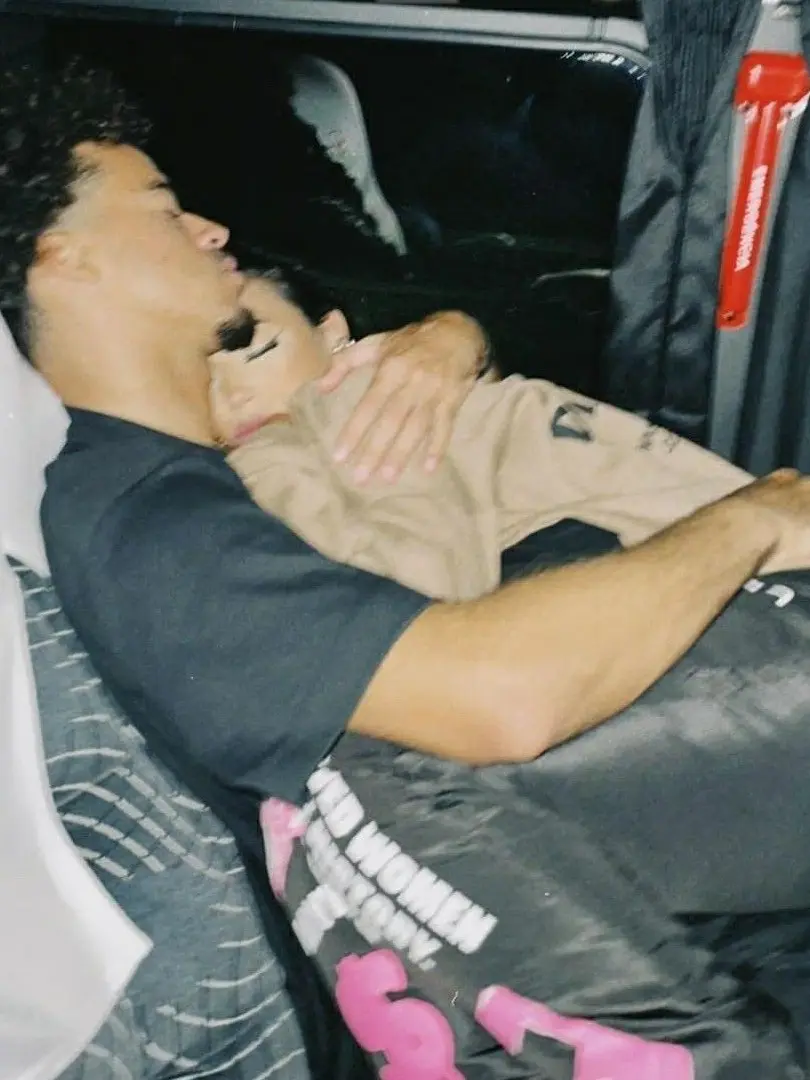 GreasyRazor8780의 𝙊𝙪𝙧 𝙇𝙞𝙩𝙩𝙡𝙚 𝙇𝙤𝙫𝙚 𝙎𝙩𝙤𝙧𝙮