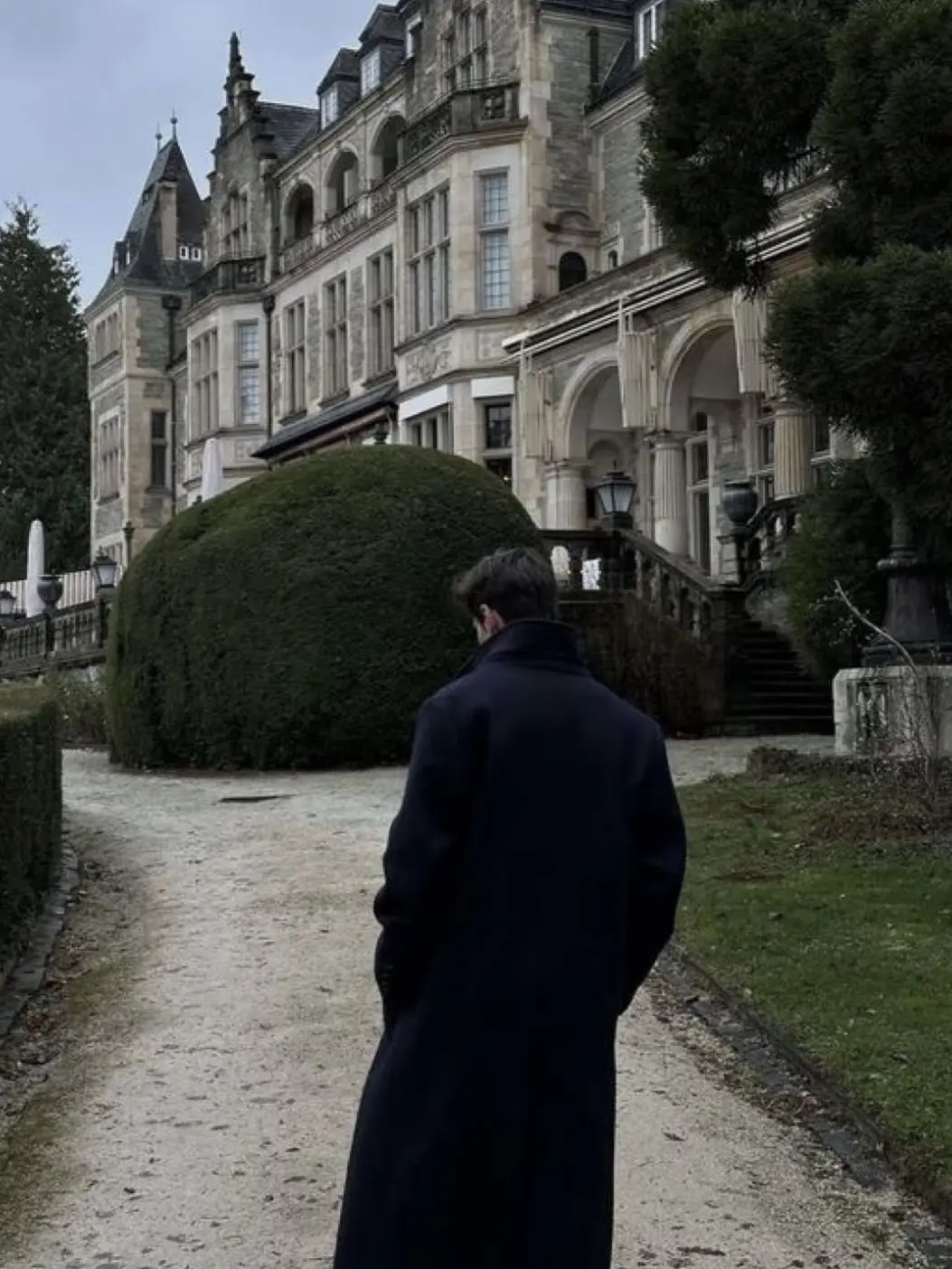 discoartifact의 Art Advisor for a Vampire