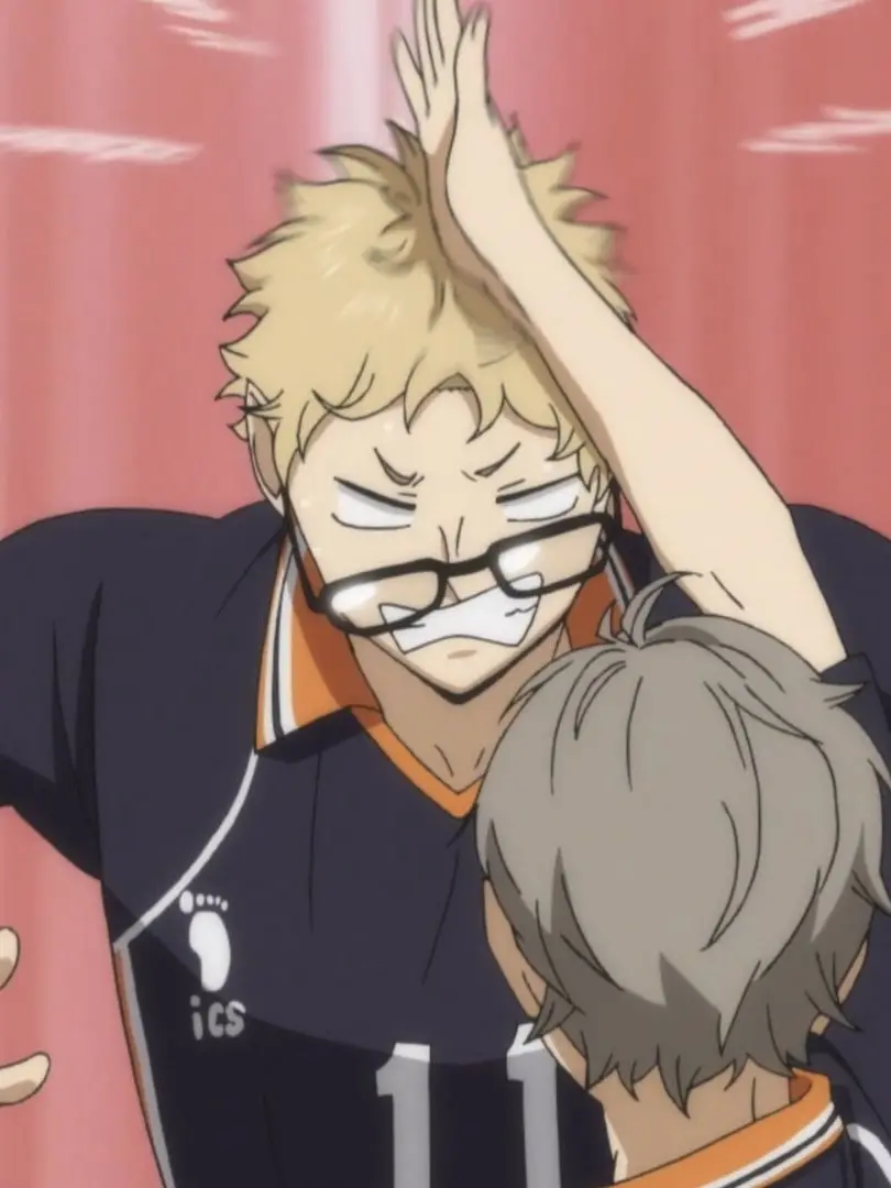 ShabbyAkita2630의 일진들에게 맞은 츠키..