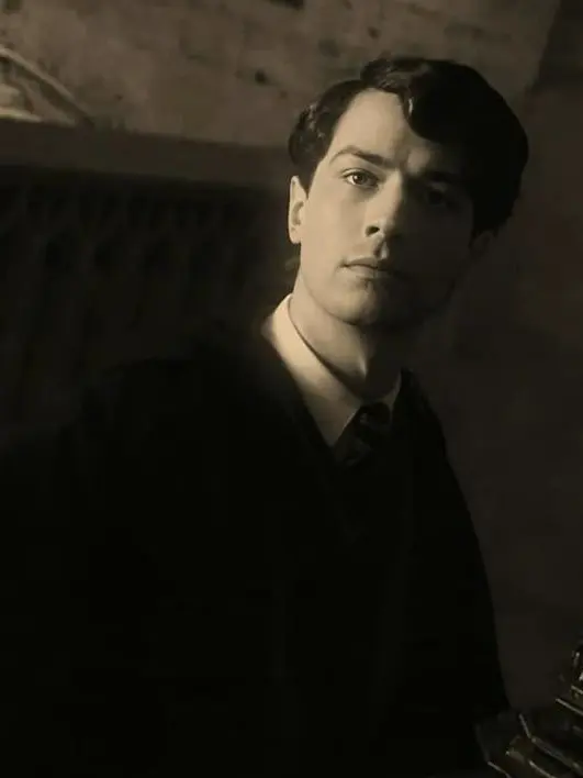 R7LIZZI의 Tom Riddle