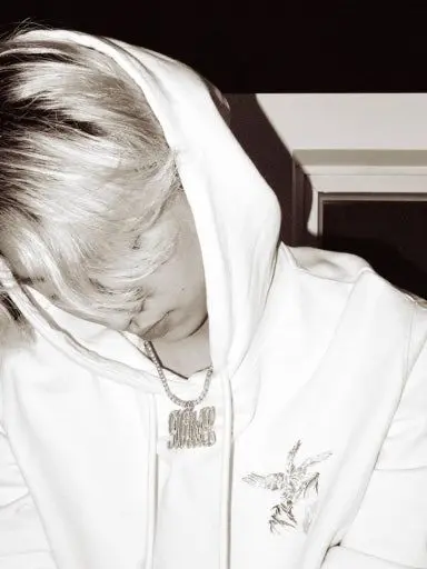 LoveorHate의 Royal44, 나우아임영