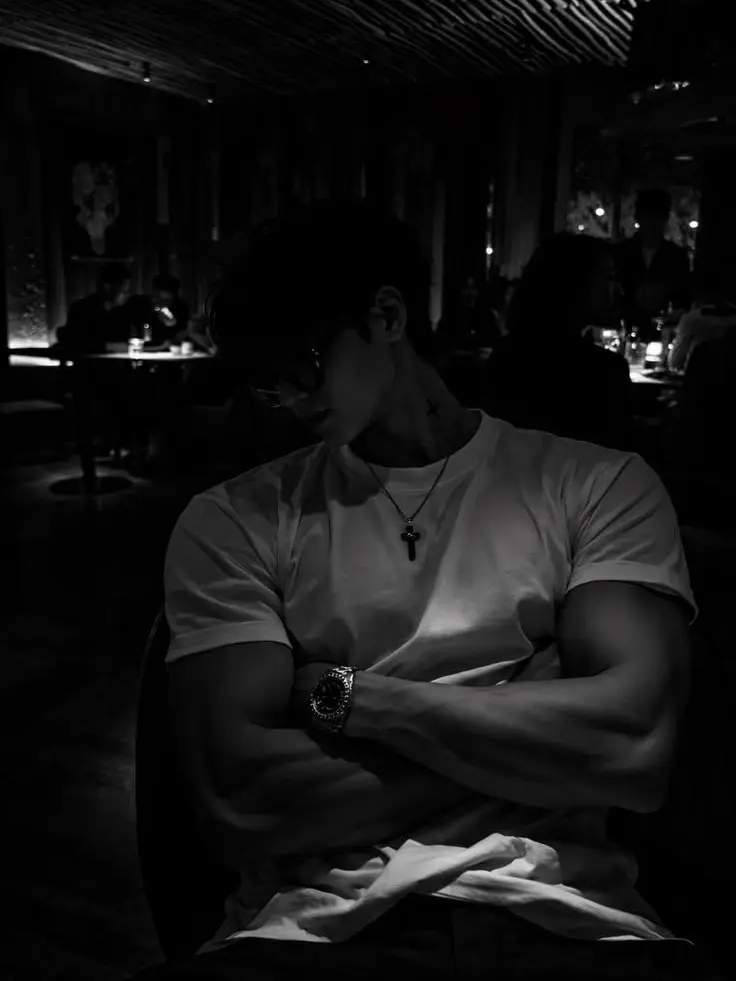 Amiratoopretty의 5 biker boys and one girl??...