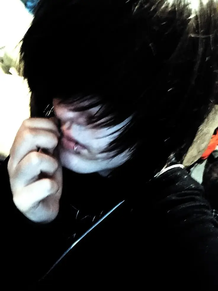 BouncyCell9055의 Emo boyy