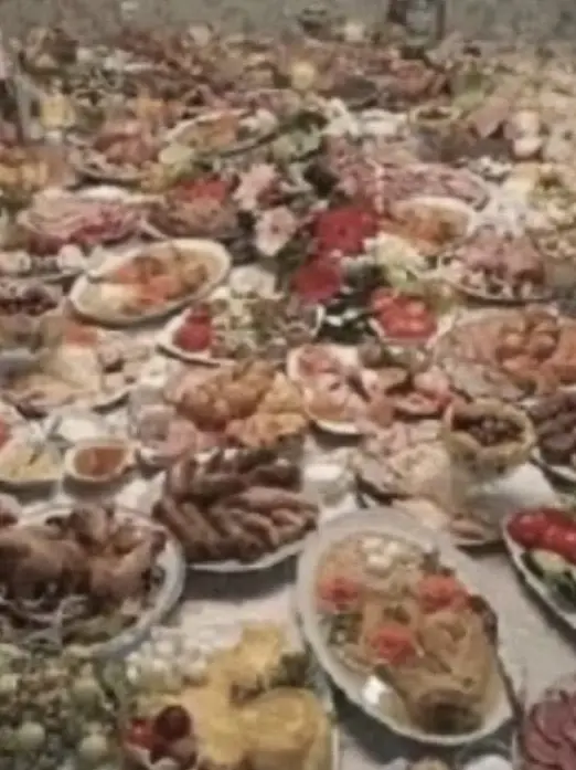 PeachyTape9157의 할머니집 에 간 버스 가족들