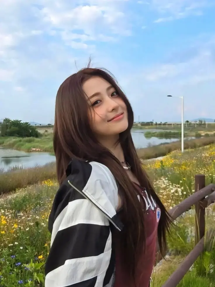 gwendodo_0905의 Huh Yunjin