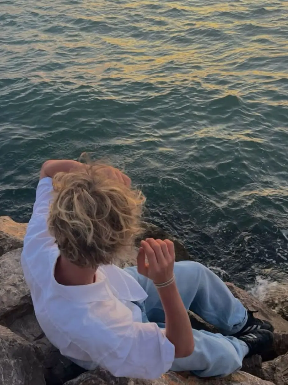 ProudRisk4198의 My roommate likes me?!