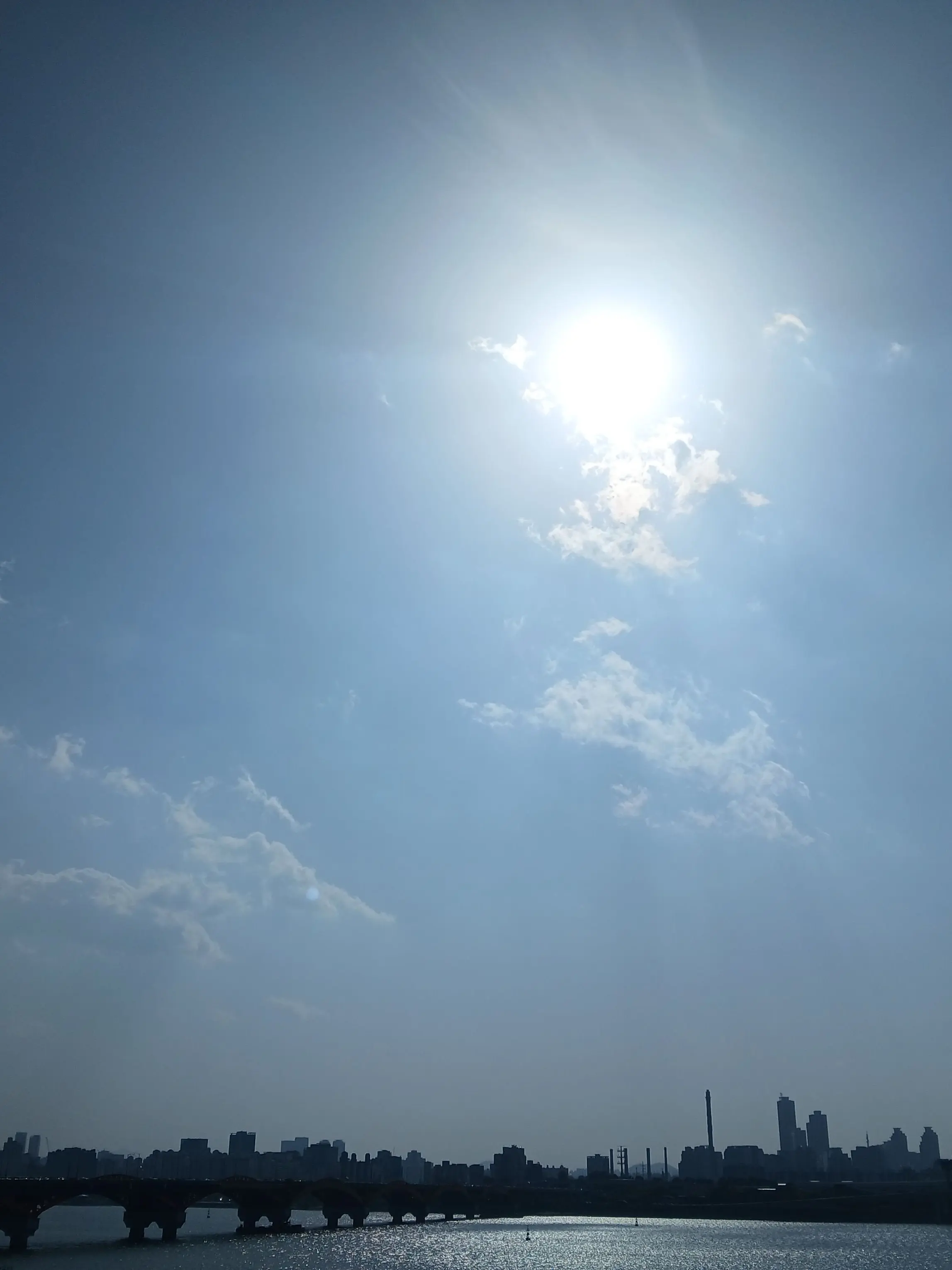 Yea8n_STAY의 멀리멀리 날아가 다시는 돌아오지 마