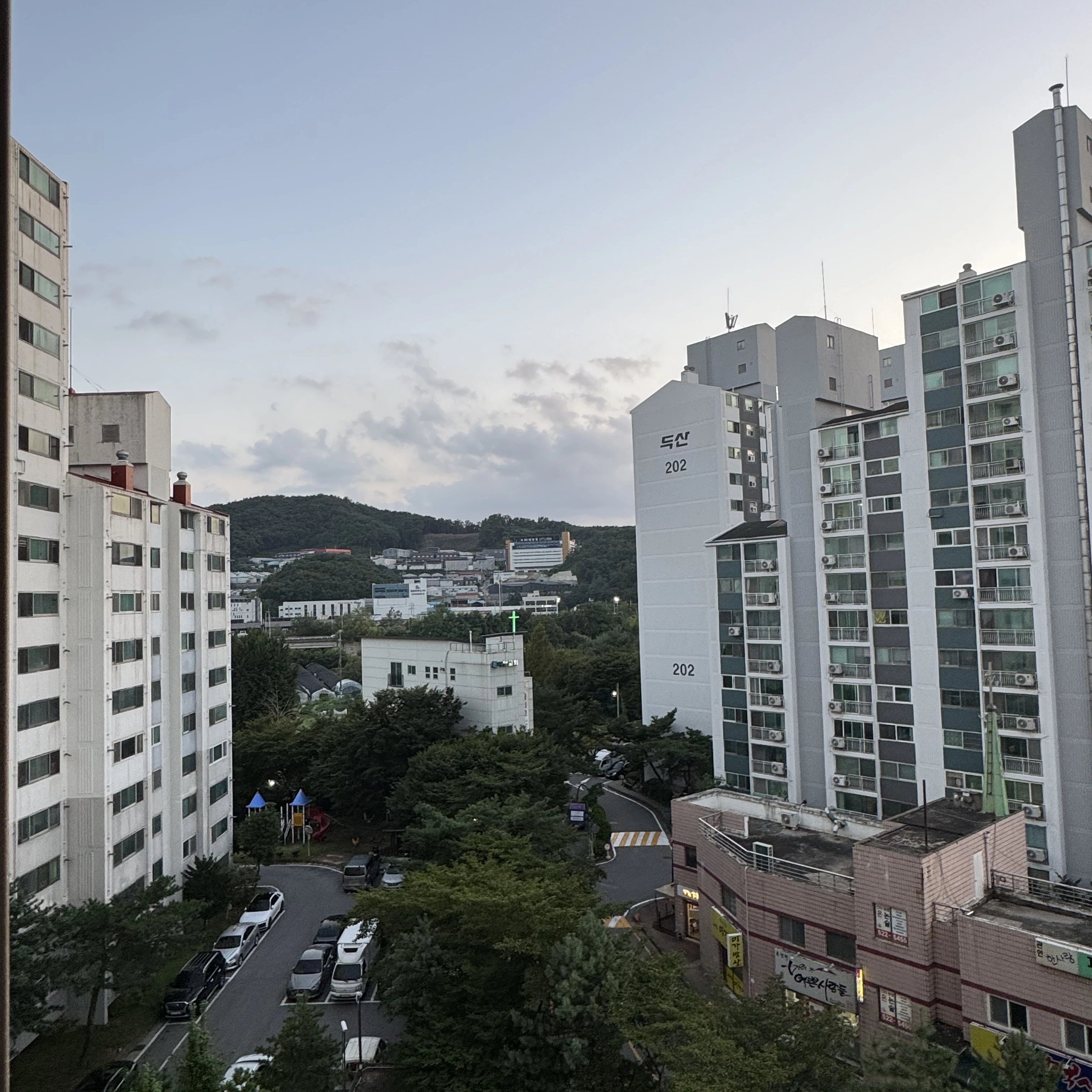 제로베이스원 오메가 버스.