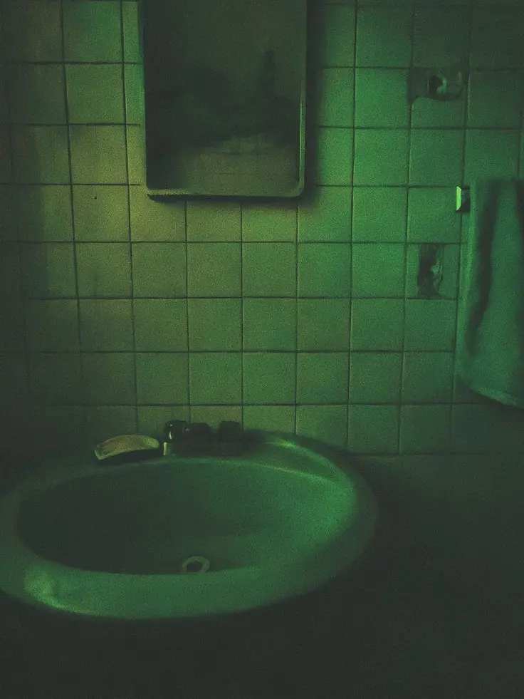UHHHHH...WHY의 The Man In The Mirror