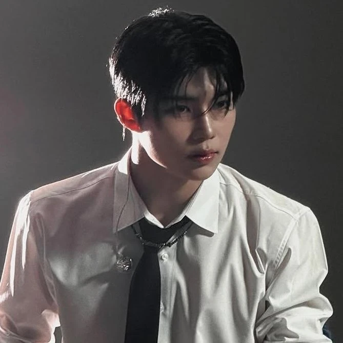 박건욱