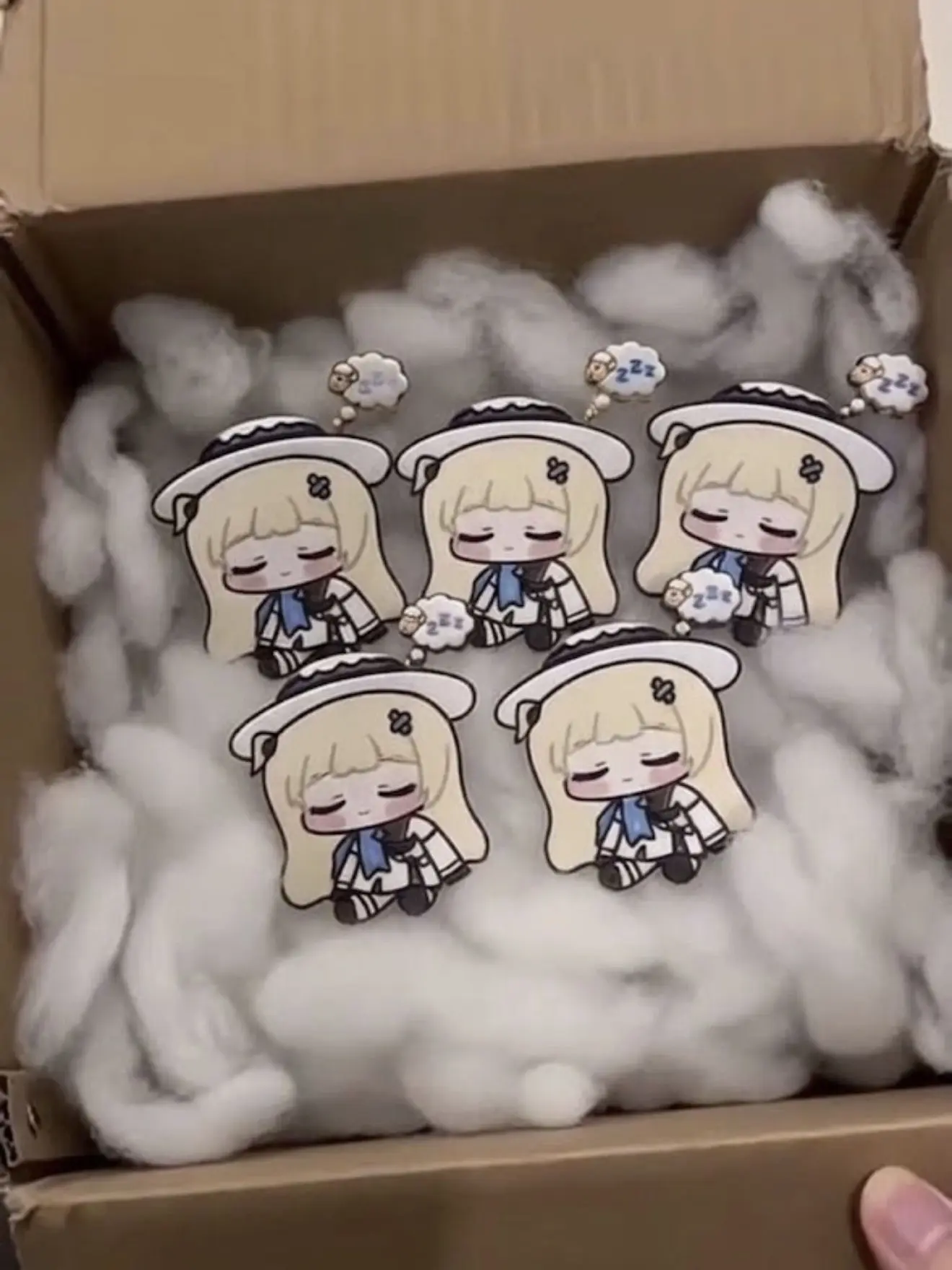 DottedEasel6084의 謎のダンボールの中に...？