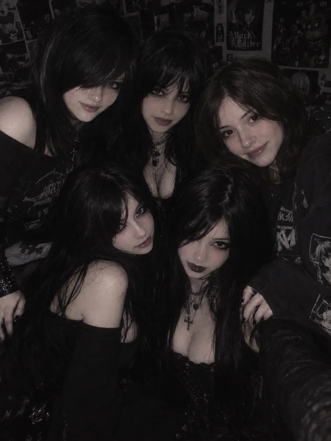 aurigac_alt의 Five Girls.. One Boy.