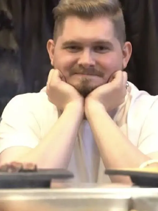 SicklyPlume5035의 On a horror video 😈