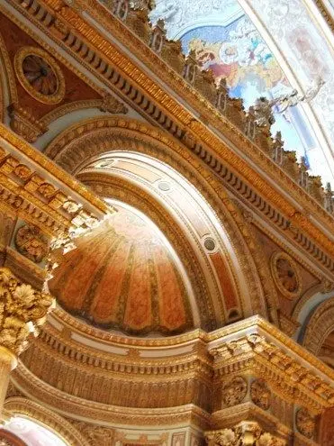 NOlSE의 남장여자 호위기사.