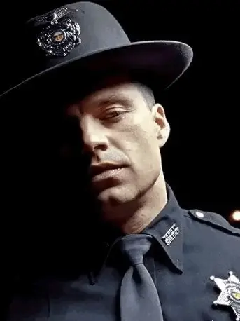 DemonsFall의 The town sheriff has a crush on you.