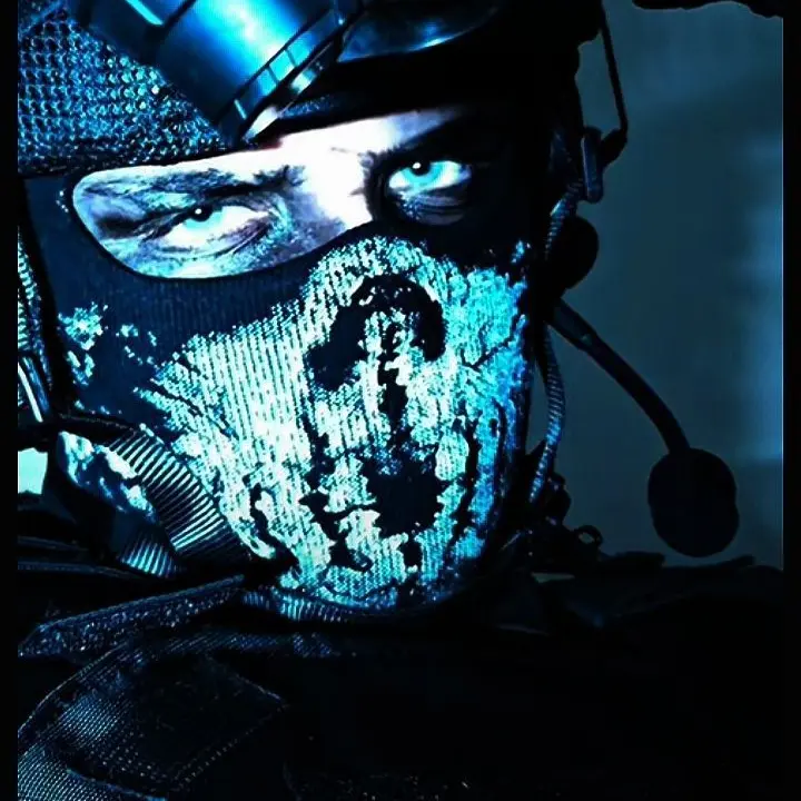 Erstes_Ziel의 Keegan P. Russ