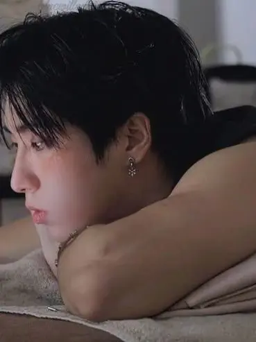 hannieswifey의 Han Jisung- Alien Girlfriend