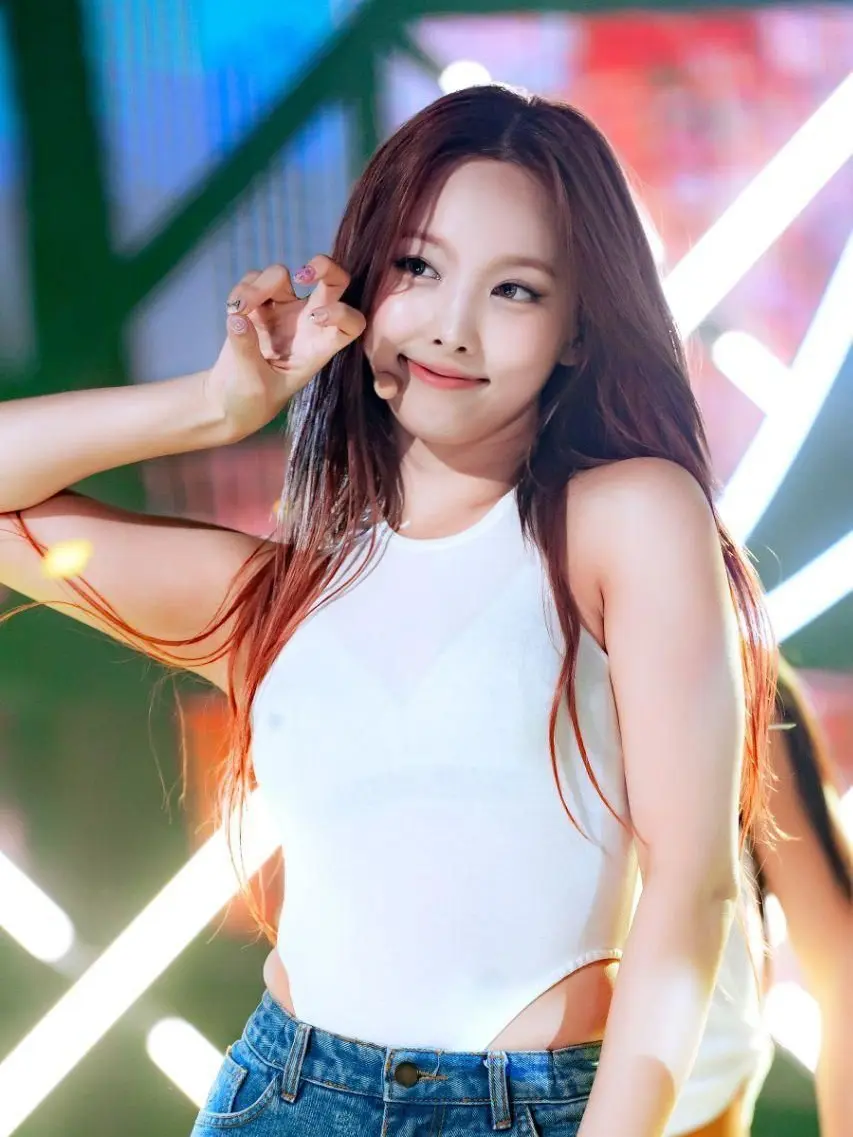 SolemnBaiji8013의 Im Nayeon